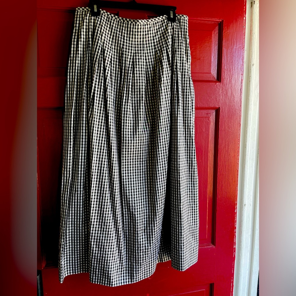 Maggy London black & white gingham 100% silk maxi skirt Size 14-16